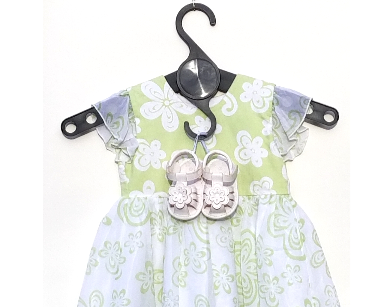 Protect Your Outfits With Wing Closet Hanger - Winghangers.com